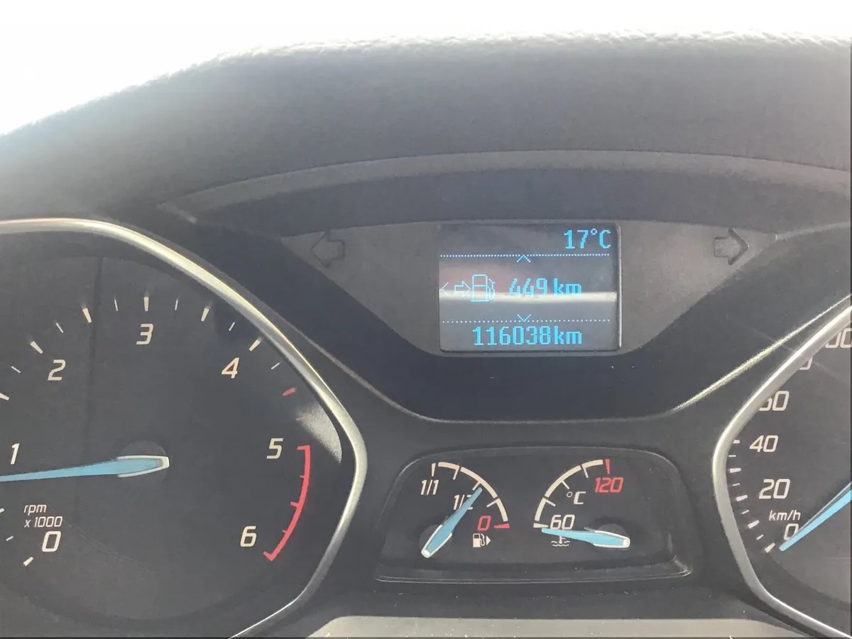 Ford Focus 2014 - Image 2