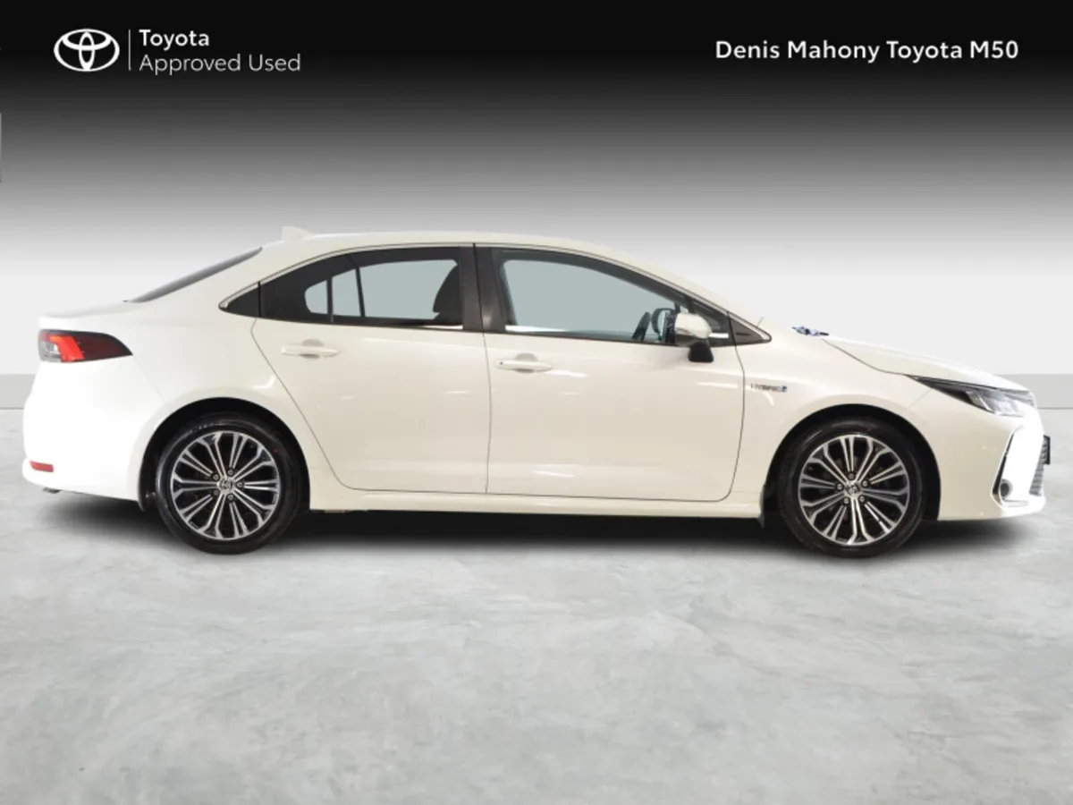 Toyota Corolla Hybrid Luna Sport Auto - Image 3