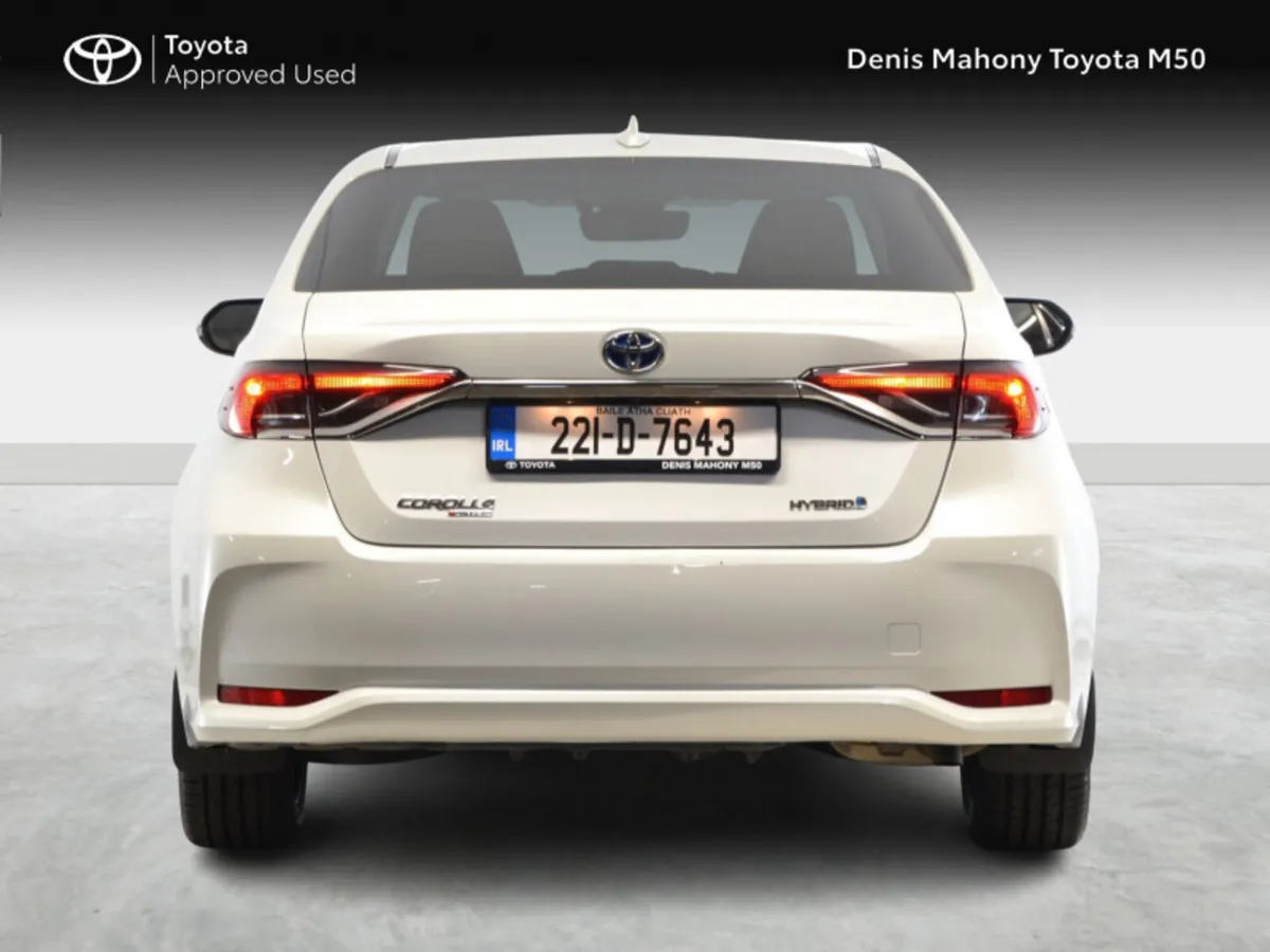Toyota Corolla Hybrid Luna Sport Auto - Image 4