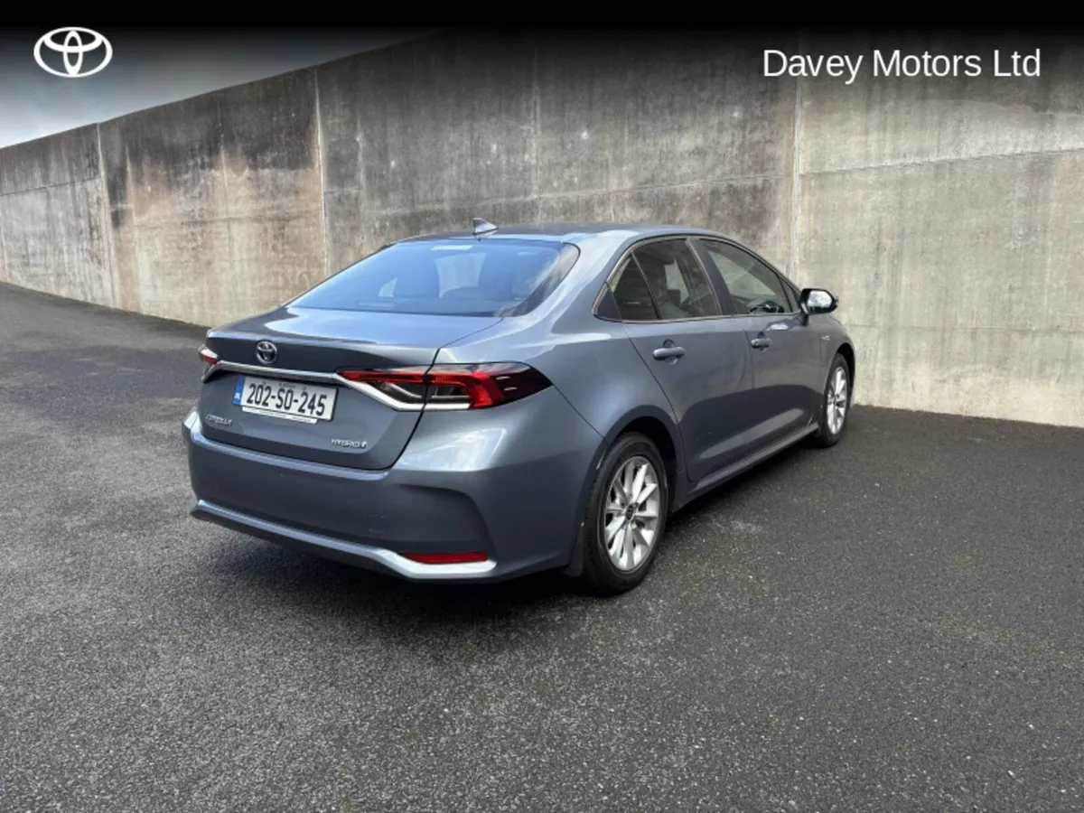 Toyota Corolla LUNA SAL 4DR AUTO - Image 2