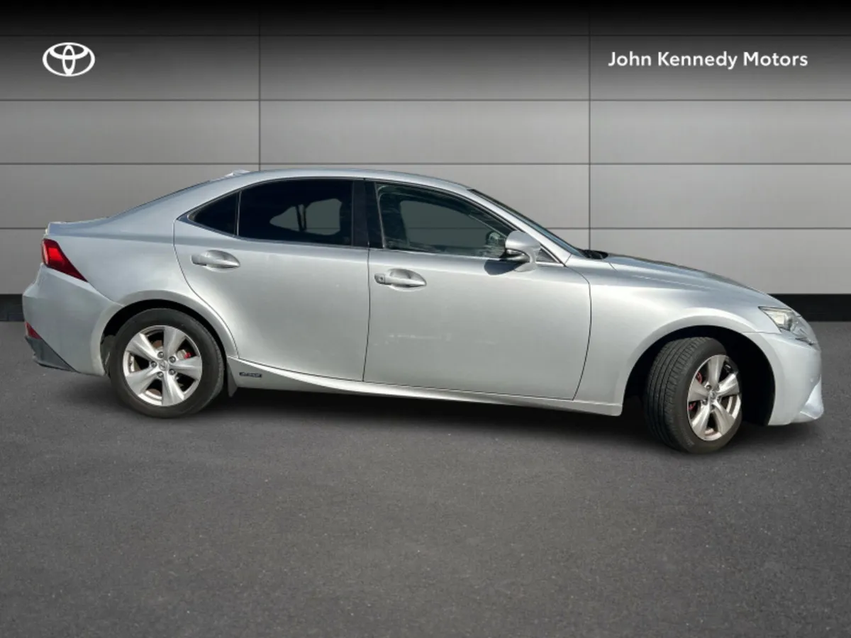Lexus IS 300 H SE 4DR AUTO CVT - Image 3