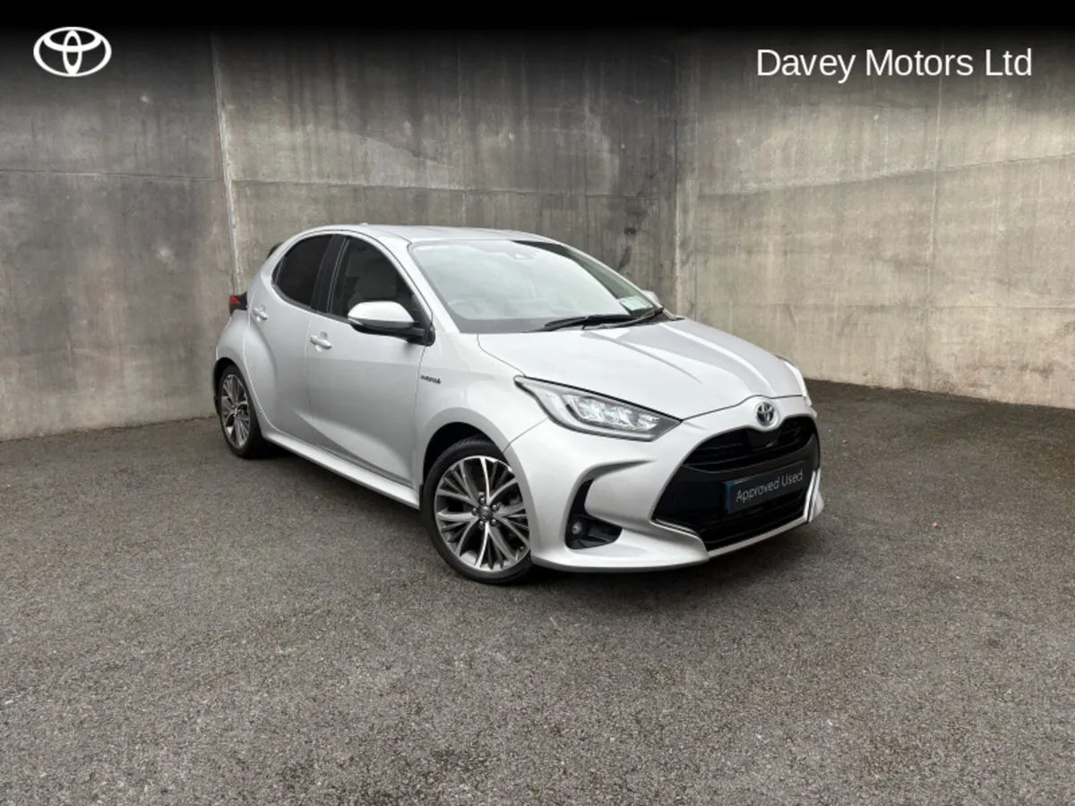 Toyota Yaris YARIS HYBRID PLATINUM - Image 1