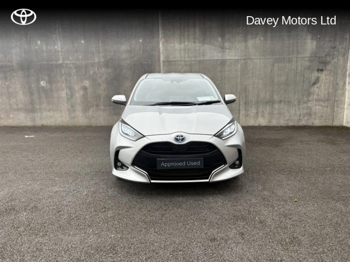 Toyota Yaris YARIS HYBRID PLATINUM - Image 4