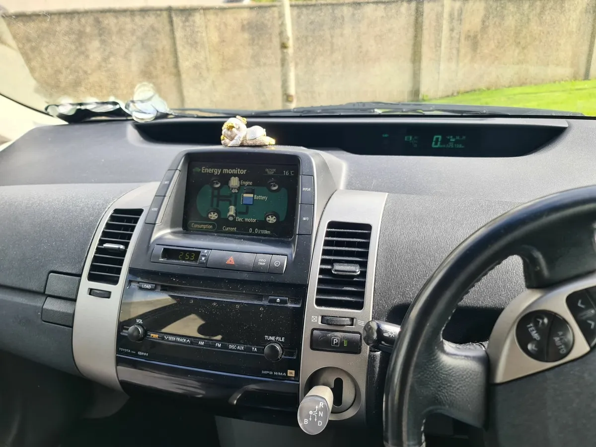 Toyota Prius 2006 - Image 2