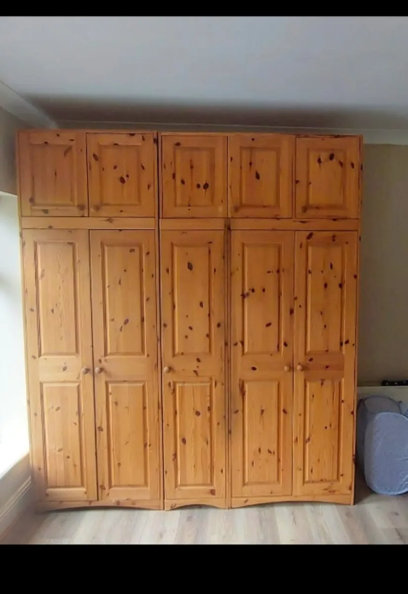 Large wardrobe - Image 1