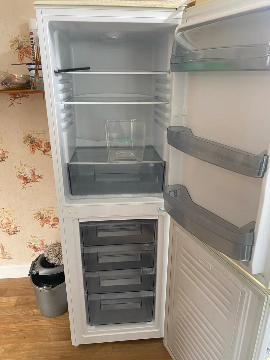 IGNIS Free Standing Fridge Freezer - Image 2