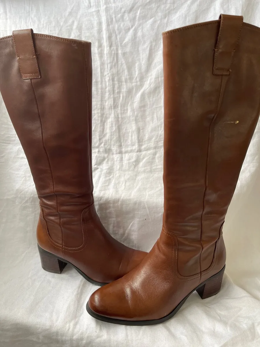 Long brown leather boots - Image 3