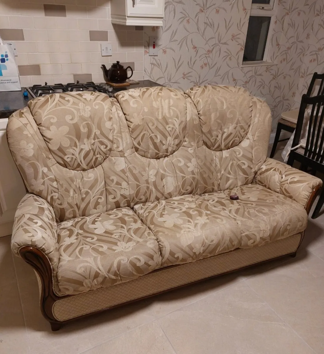 Sofa and 2 armchairs - Image 2