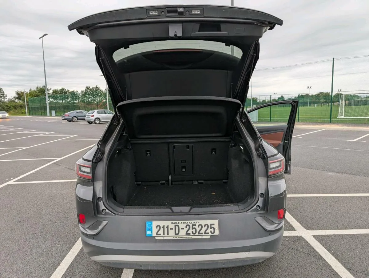 Car - Image 4