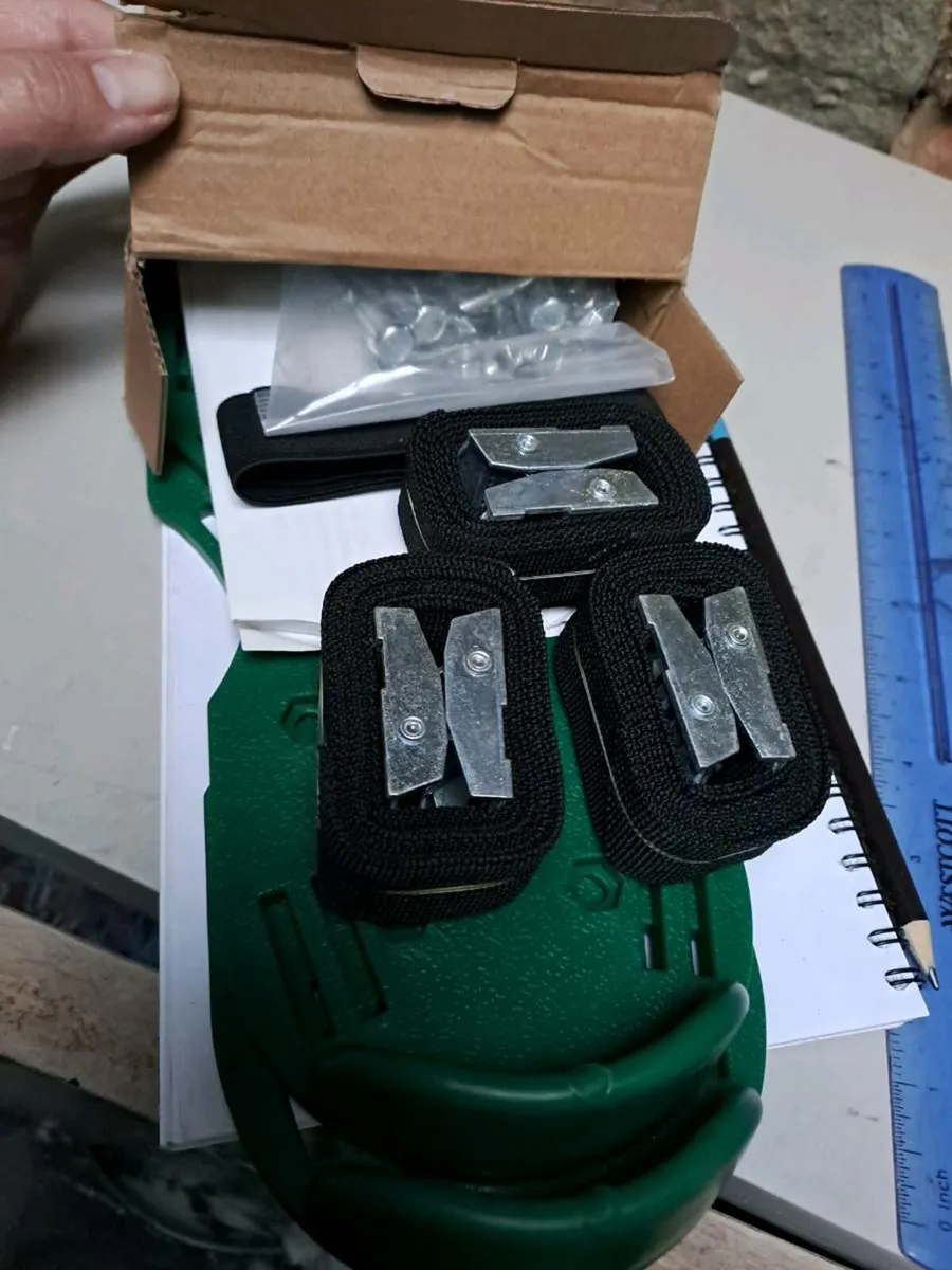 Lawn aerator sandals - Image 3