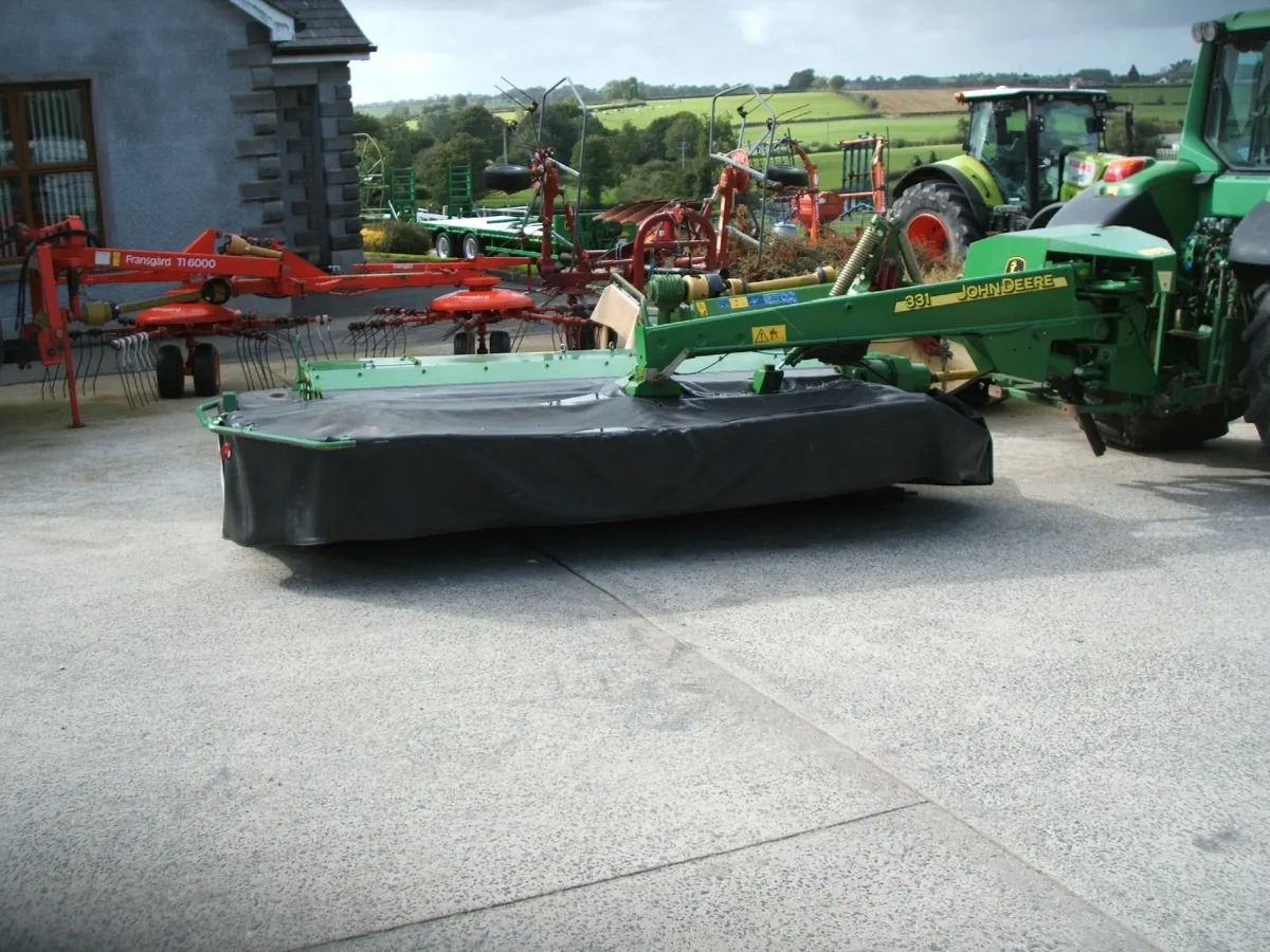 2015 John Deere 331 10ft mower conditioner - Image 1