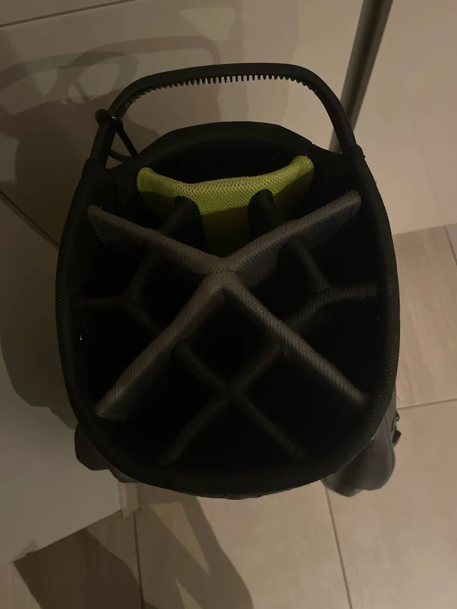 Motocaddy 14 way dry series cart bag - Image 2