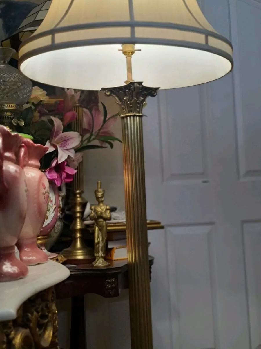 Tall brass Corinthian standard lamp - Image 1