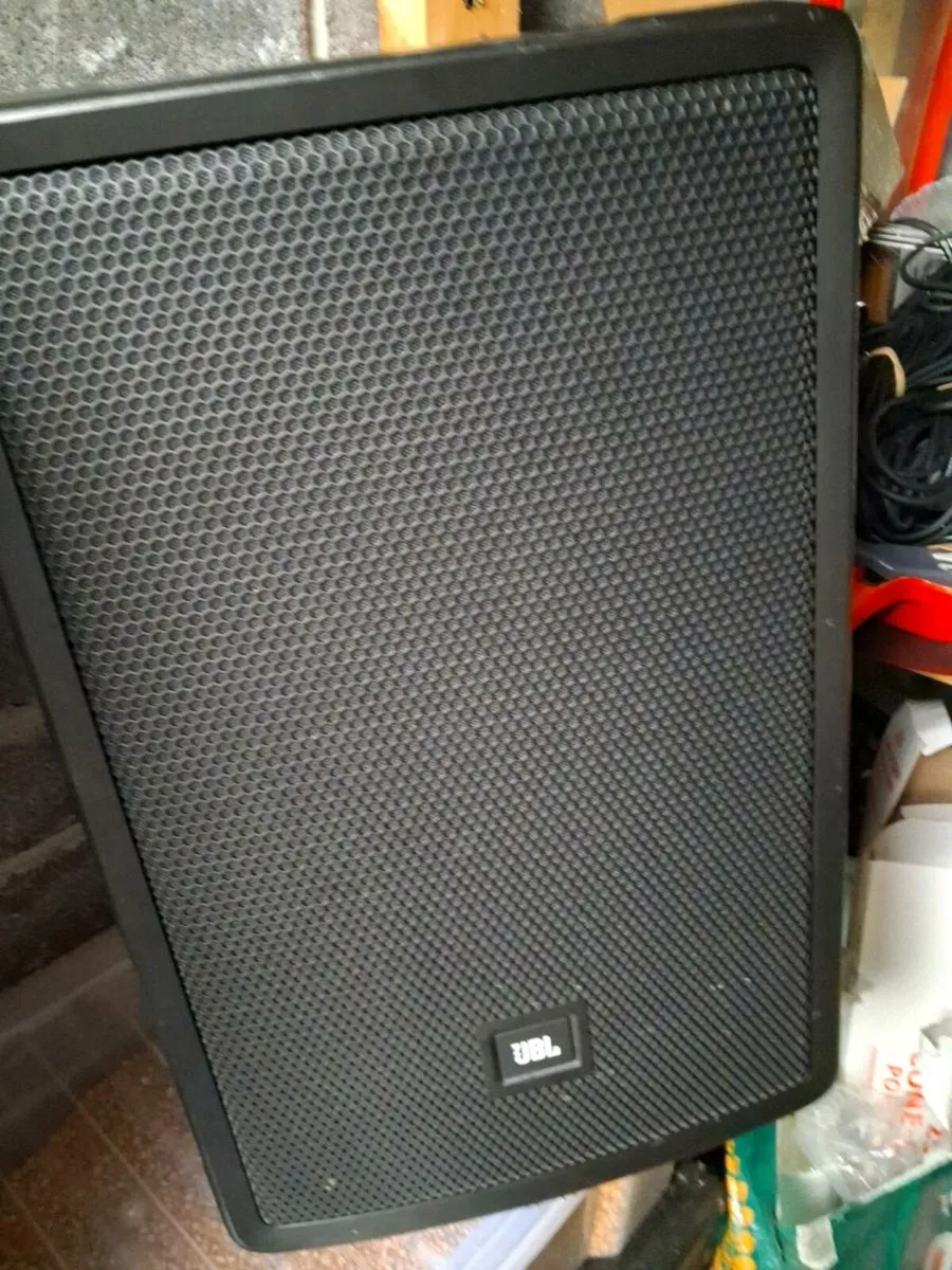 JBL IRX112BT Powered Portable Speaker
Active 2-Way - Image 1