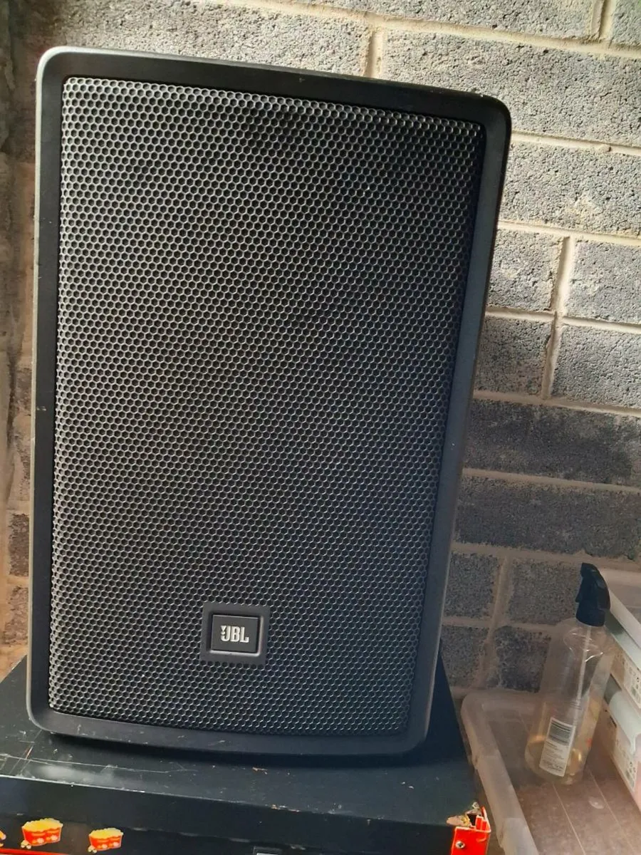 JBL IRX112BT Powered Portable Speaker
Active 2-Way - Image 2
