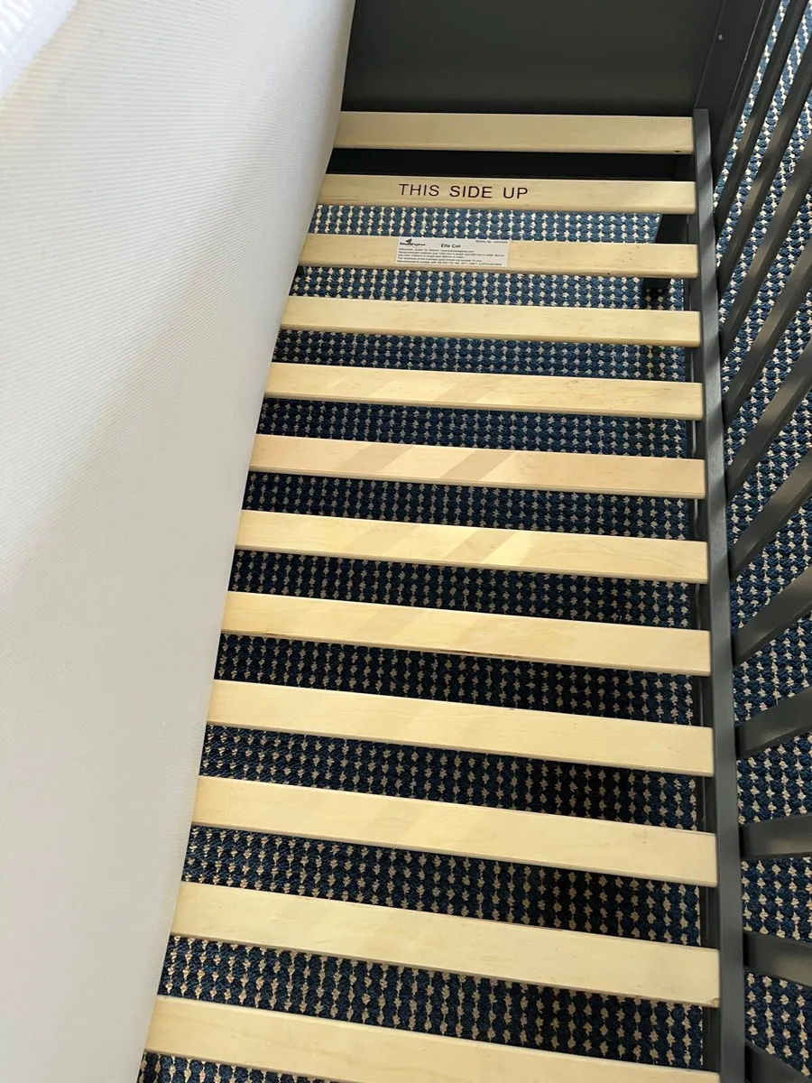 Baby cot - Image 1