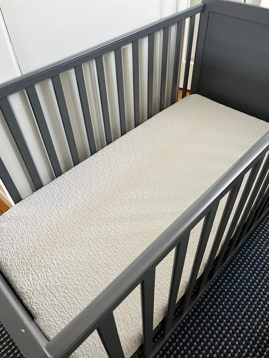 Baby cot - Image 3