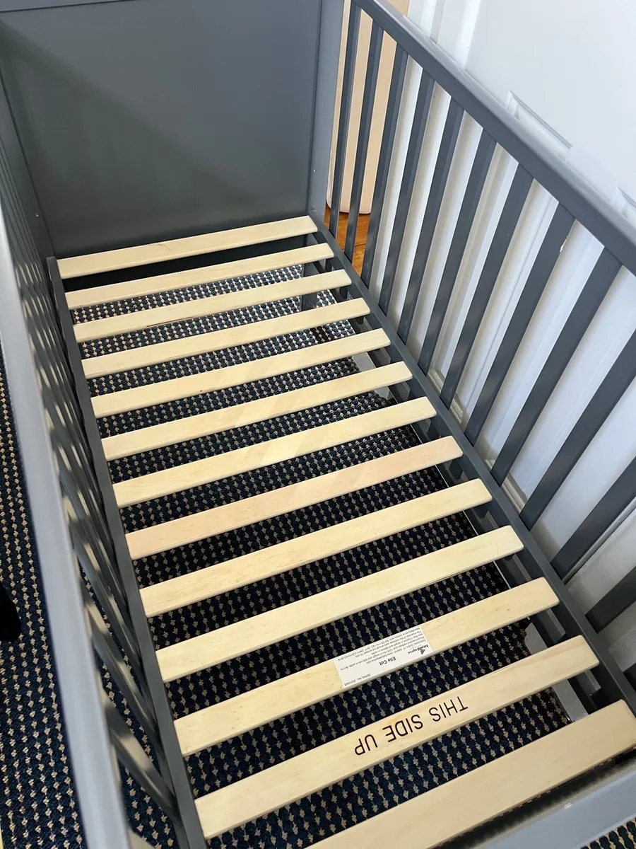 Baby cot - Image 4