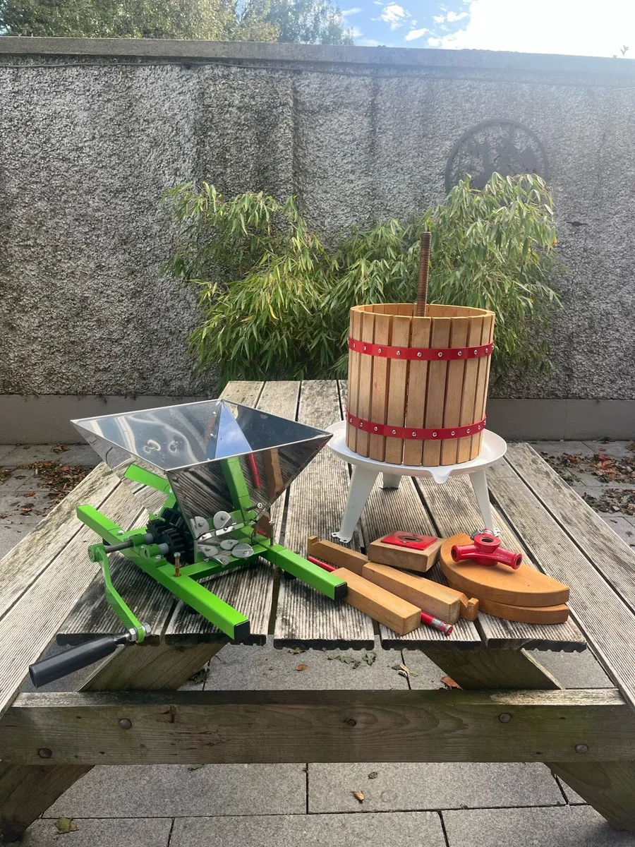 Apple Press and Crusher for Cider Making - Image 1