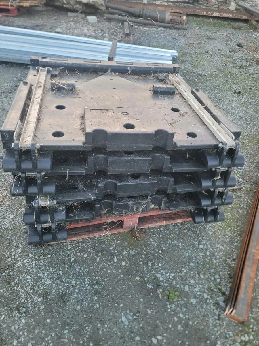 Building - Image 2