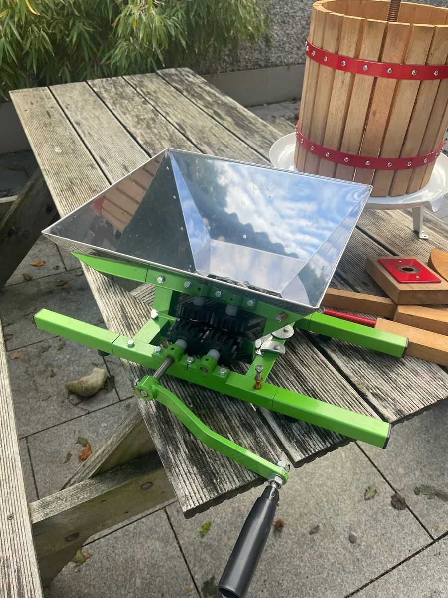 Apple Press and Crusher for Cider Making - Image 4