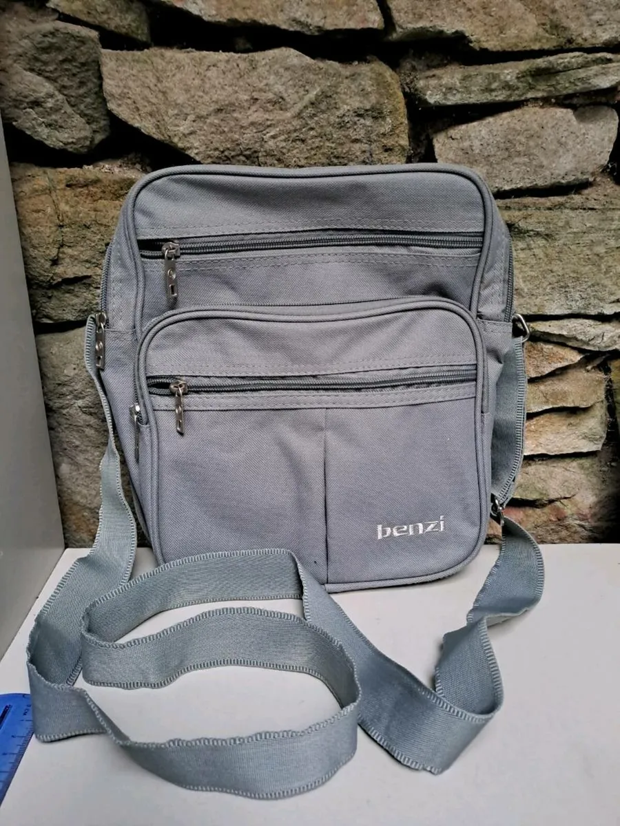 Benzi shoulder bag for travel - Image 1