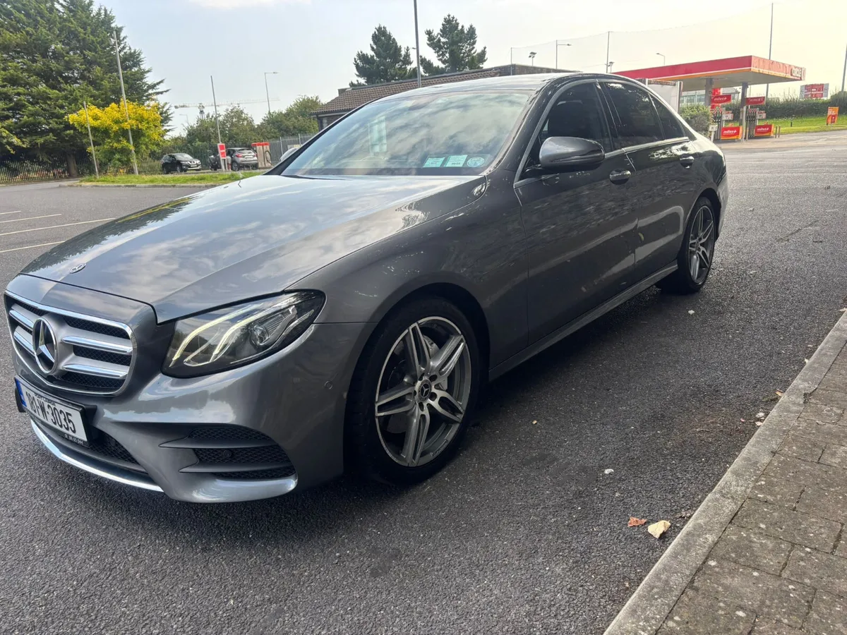 Mercedes-Benz E-Class 2018 E220 D AMG LINE 4DR AUT - Image 4