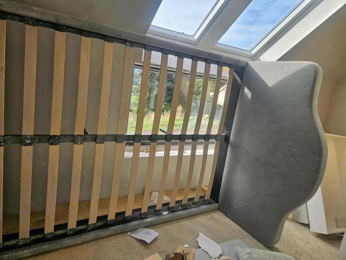 Double bed - Image 1