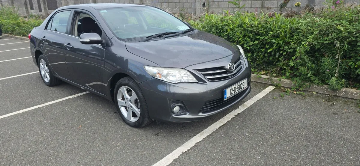 2013 TOYOTA Corrola 1.3 6 speed 4dr saloon - Image 2