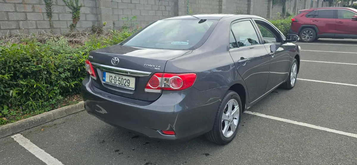 2013 TOYOTA Corrola 1.3 6 speed 4dr saloon - Image 3
