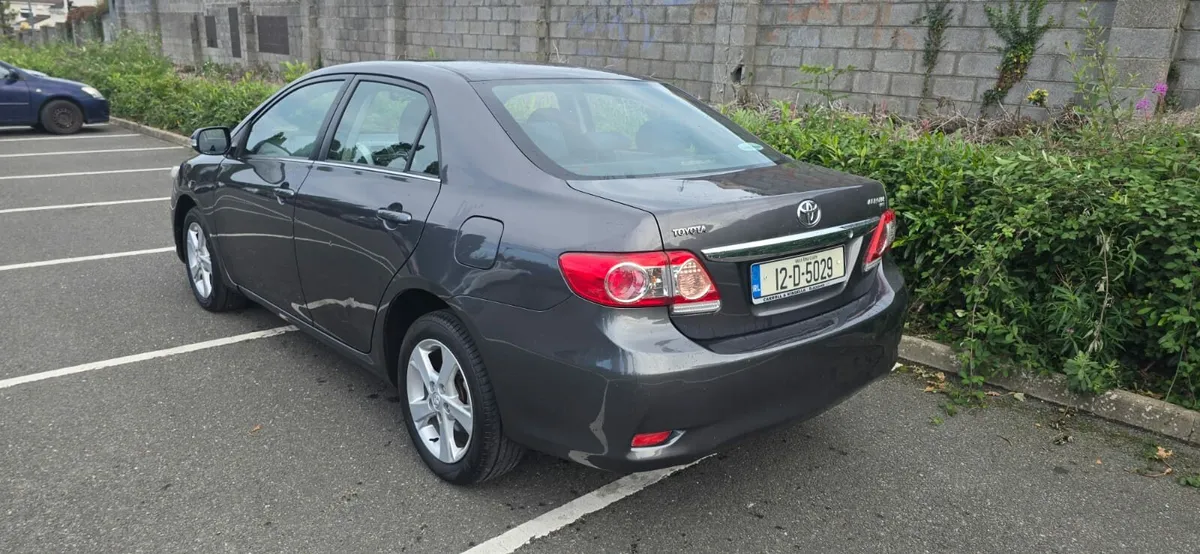 2013 TOYOTA Corrola 1.3 6 speed 4dr saloon - Image 4