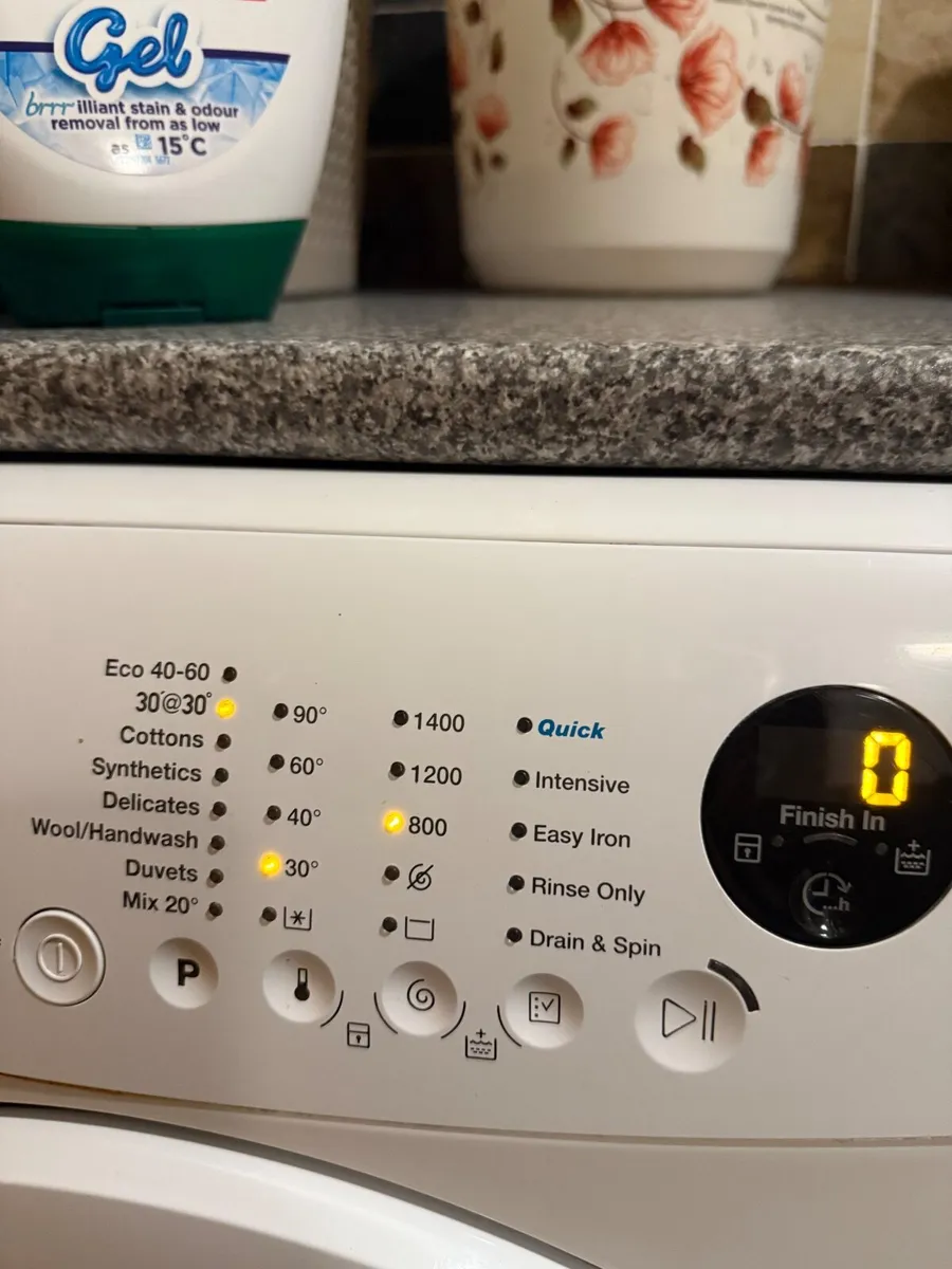 10kg Zanussi washing machine 3 years old - Image 3