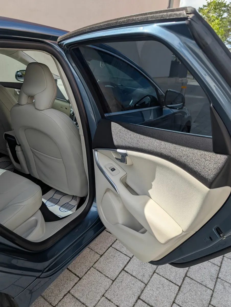 Volvo V40 2013 - Image 3