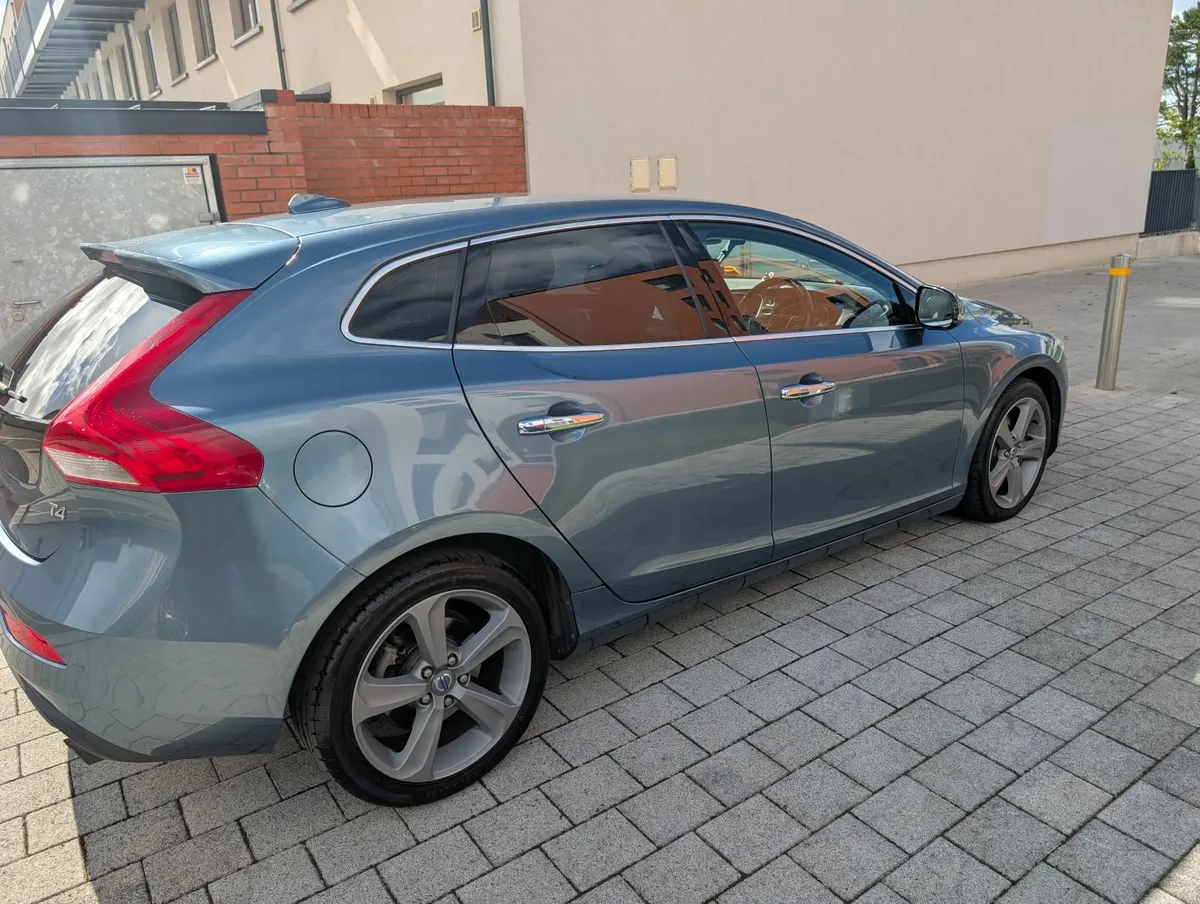 Volvo V40 2013 - Image 4