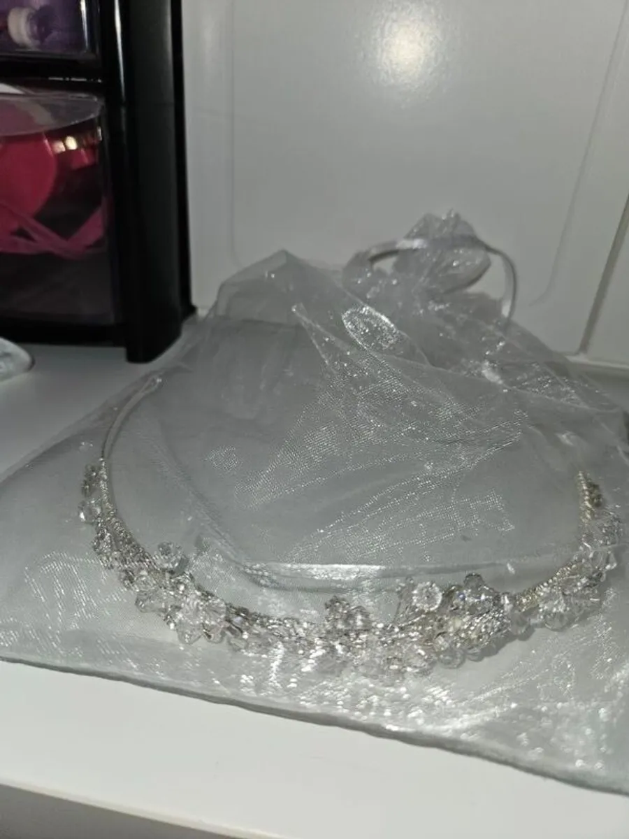Communion dress and accessories - Image 4
