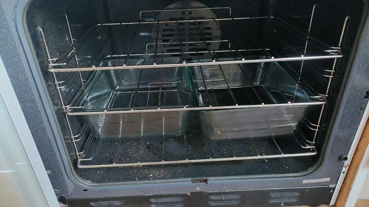 Electric cooker - Image 2