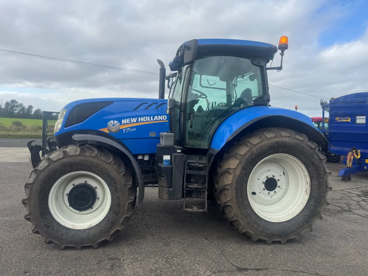 New Holland T7.210 Range Command - Image 1
