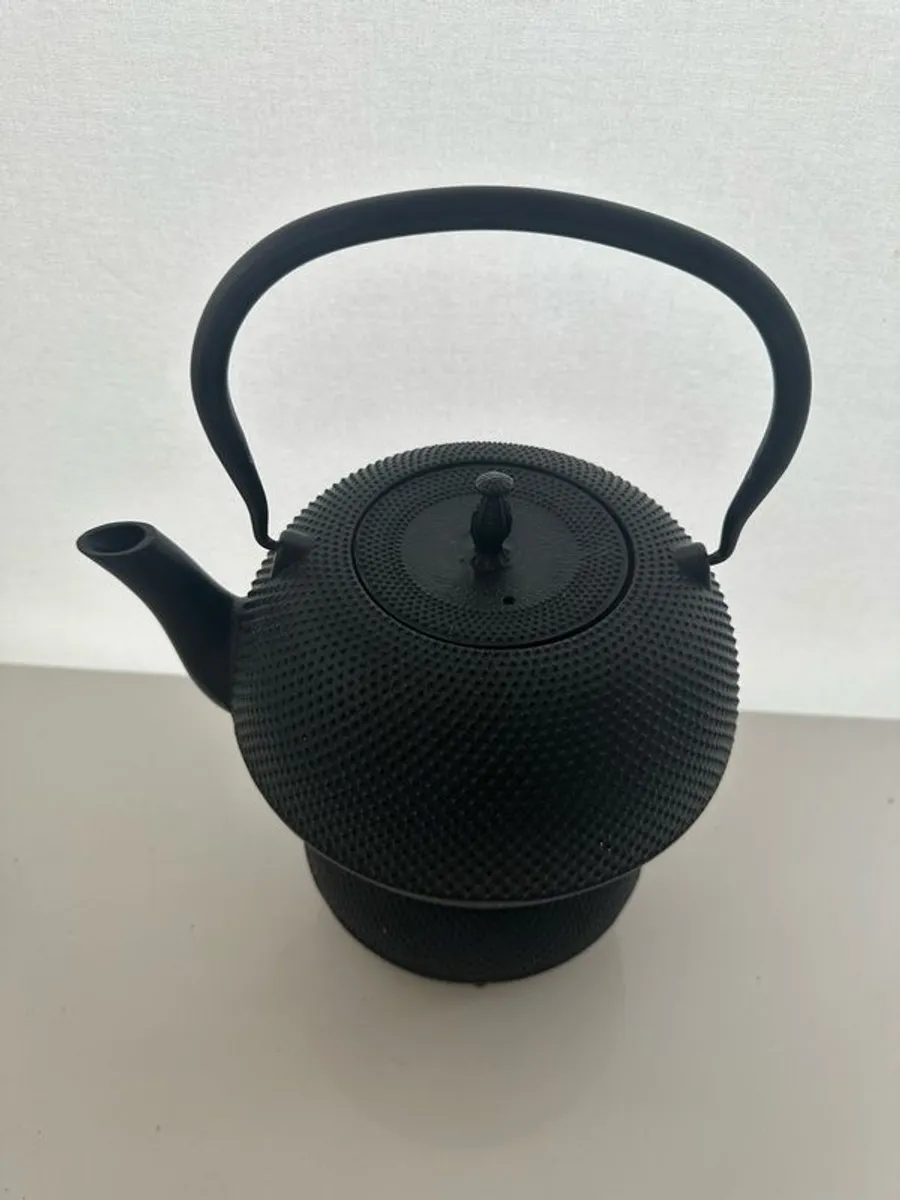 Victor CWE060 Cast Iron Tea Kettle,Black-1.5 Litres, 22.5x18.5x21 cm - Image 2