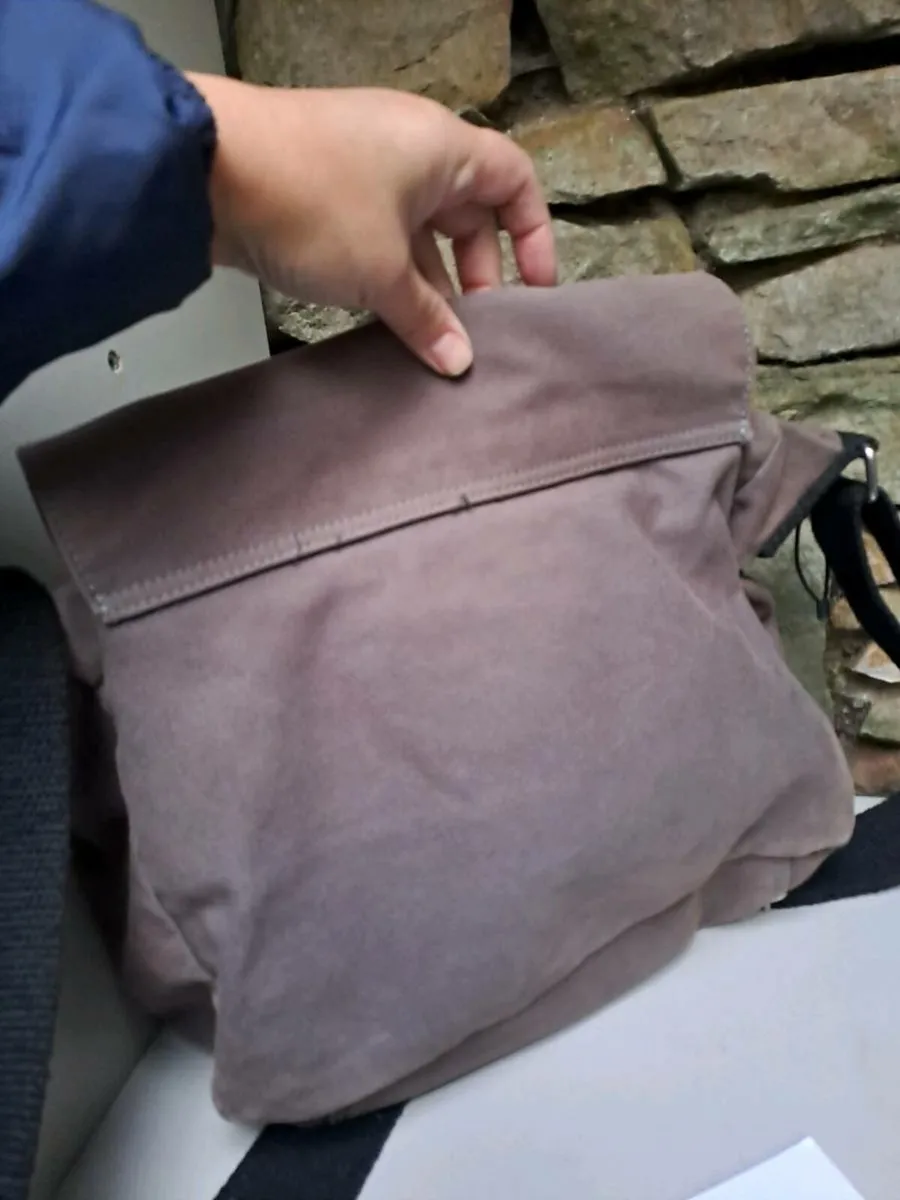 Rocha John Rocha sling bag light brown - Image 4