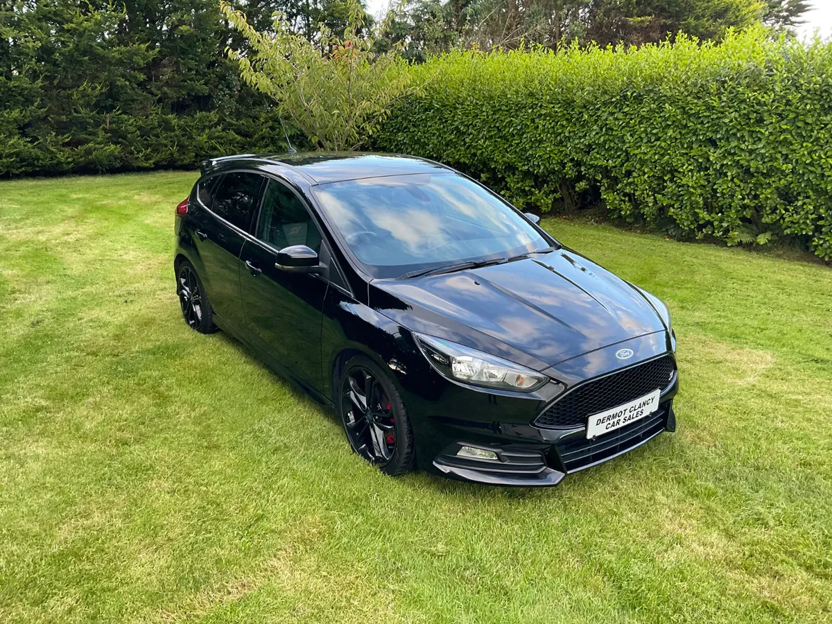 2017 Ford Focus ST-2 2.0 DIESEL (MINT!!!) - Image 1