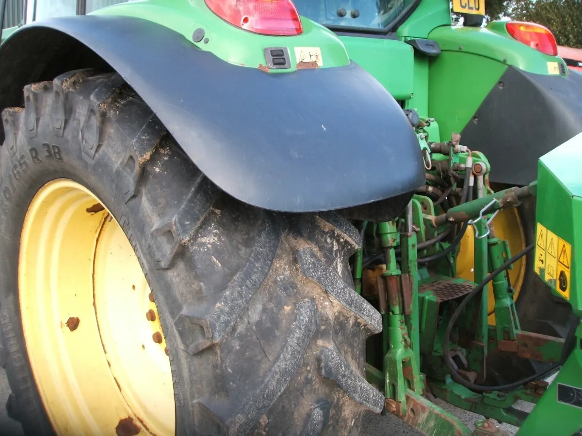 2009 John Deere 6330 premium with loader - Image 4