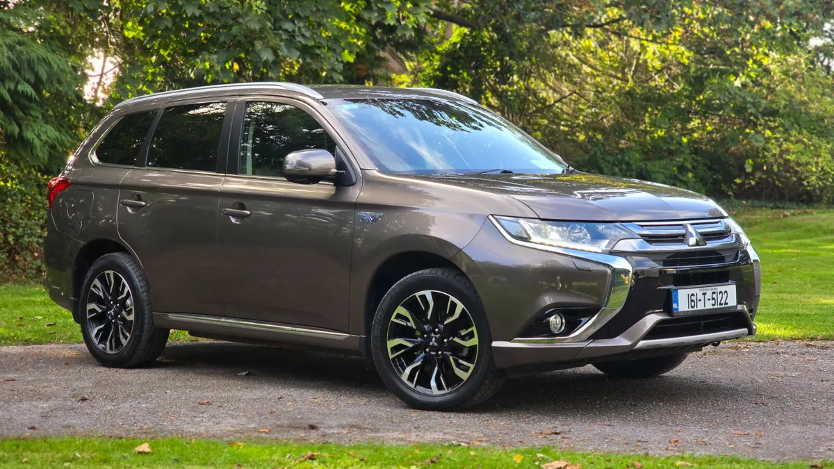 2016 Mitsubishi Outlander 2.0 Hybrid Auto 4WD - Image 2
