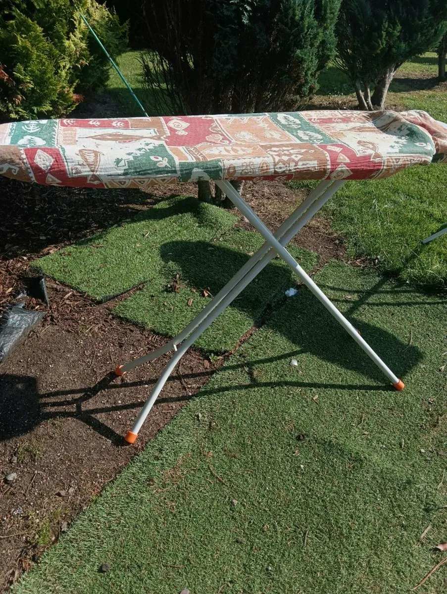 Iron board perfect condition 10 Euy - Image 2