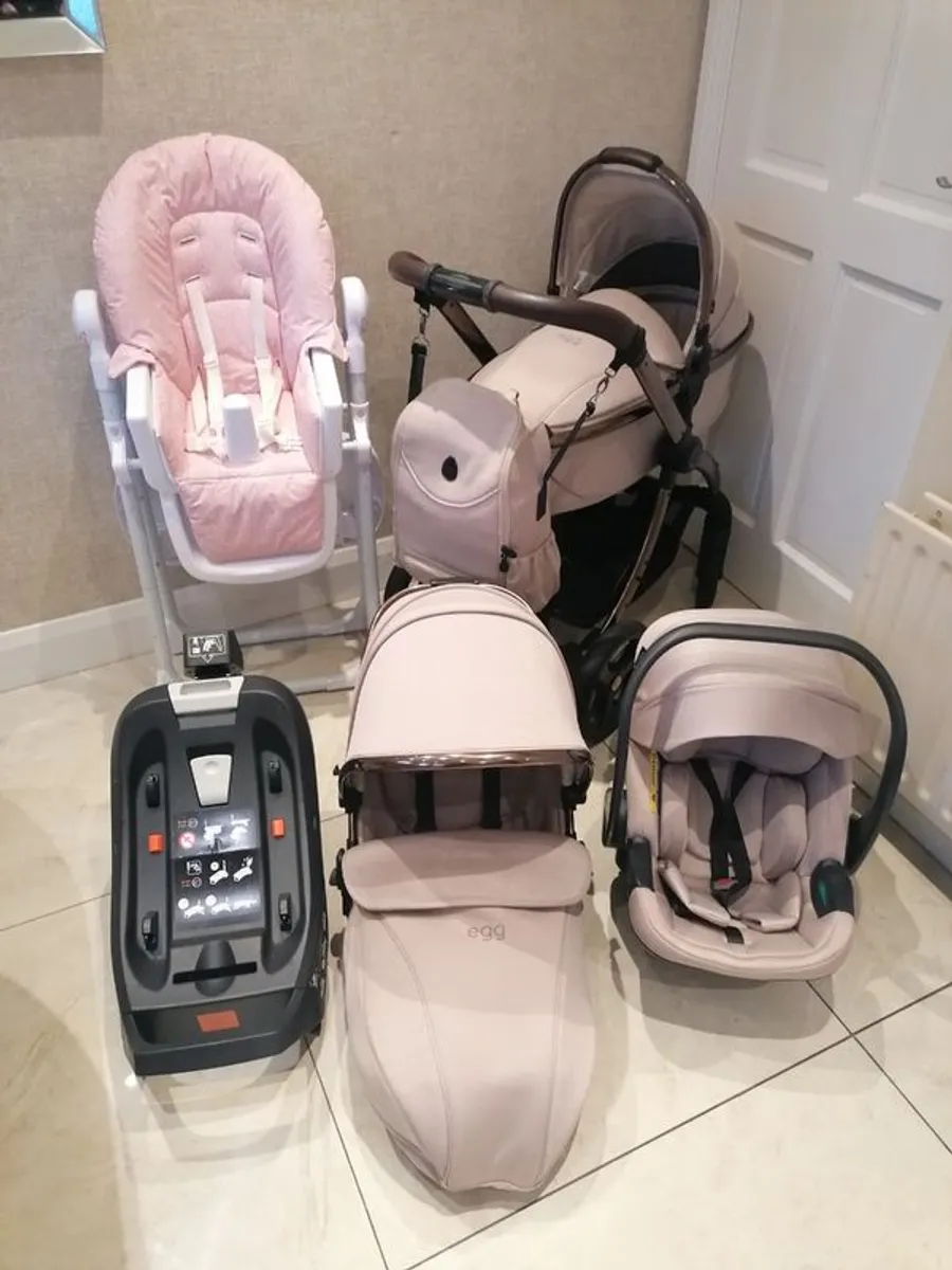 Egg luxury travel system bundle