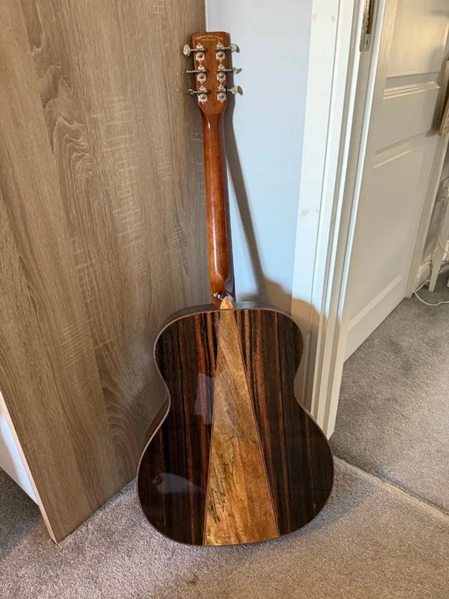 Guitar - Image 4