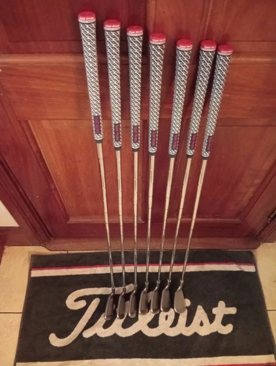 Ping G25 Irons Immaculate 5-SW Reg Flex  New Grips - Image 1