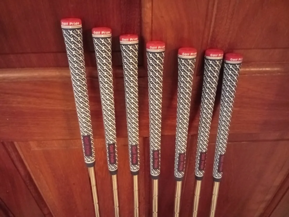 Ping G25 Irons Immaculate 5-SW Reg Flex  New Grips - Image 2