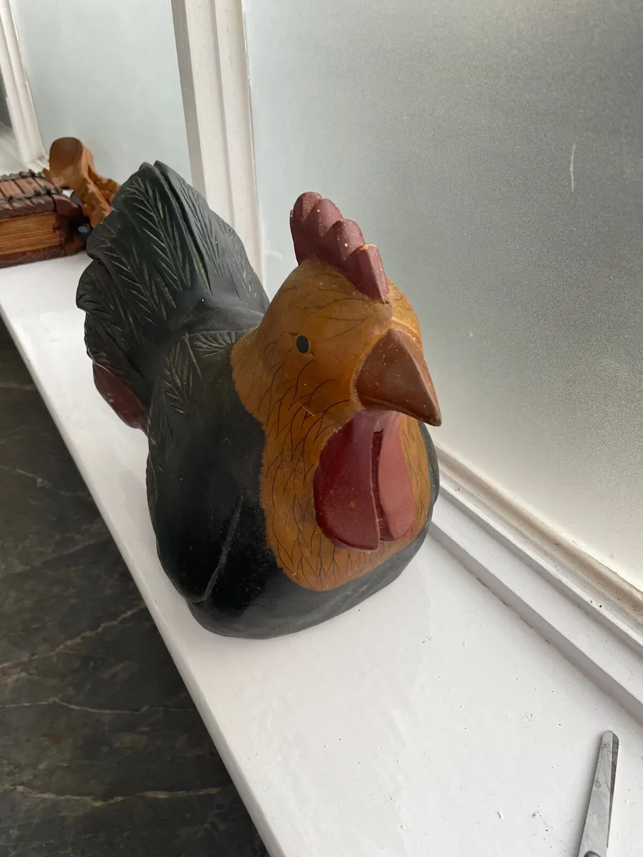 Wooden chicken decor - Image 4