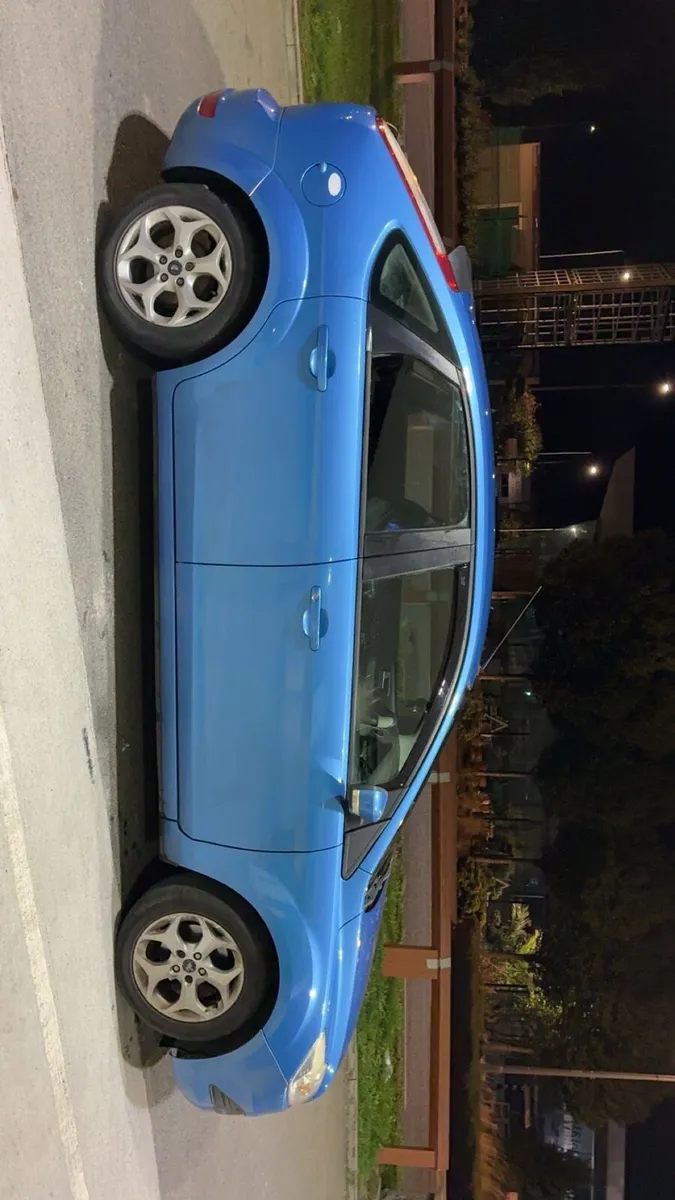 2011 Ford focus - Image 2