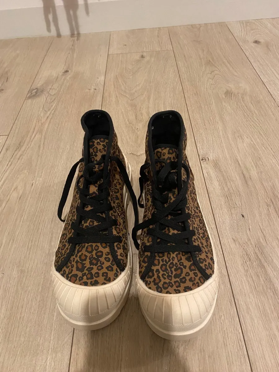 Women’s shoes - Image 1